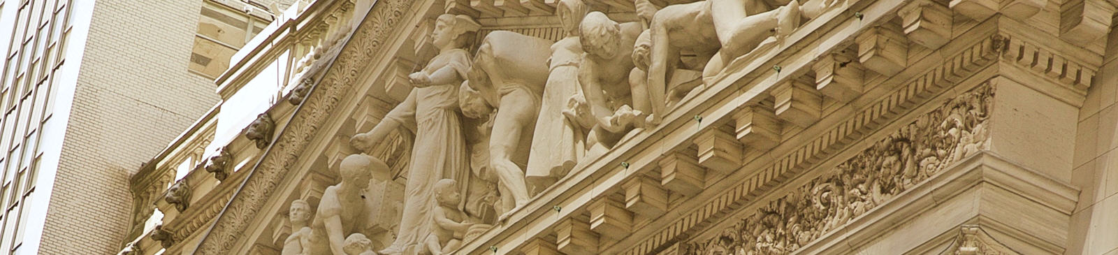 Les stratégies pour investir à base d'effets de marché ou des effets saisoniers.